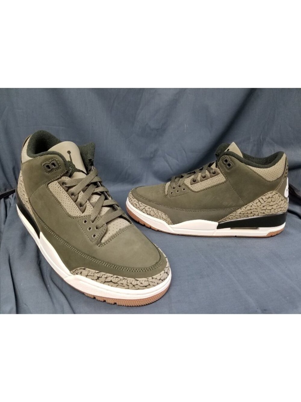 Jordan 3 Retro Family Affair DN3707 202 Mens Size 9 NEW NO BOX!